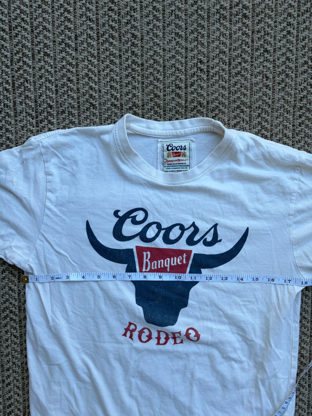 Coors Banquet Rodeo Cream and Navy Graphic T-Shirt - Picture 6 of 7